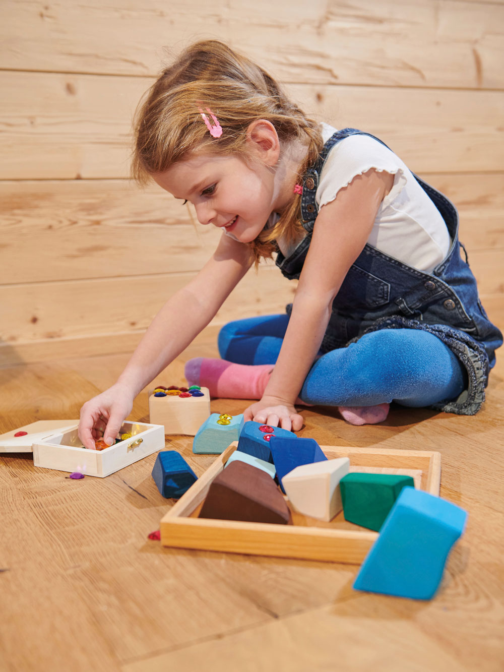 Glitzer-Schatz in Holzkiste