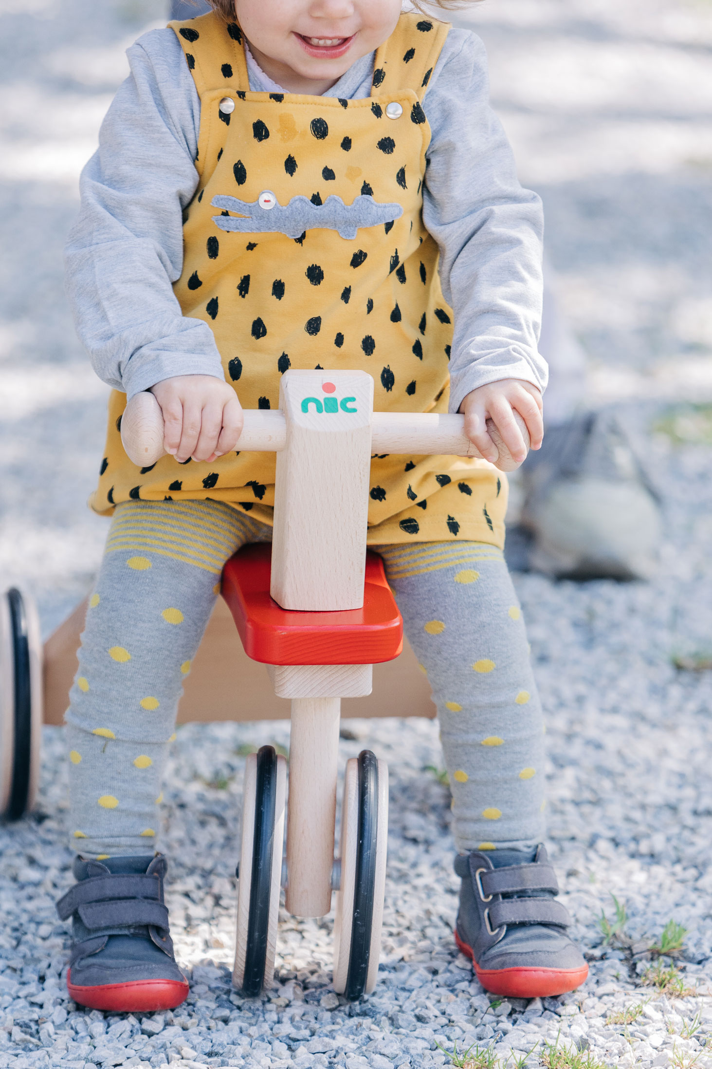 Runner mit Holzrädern Runner mit Holzrädern