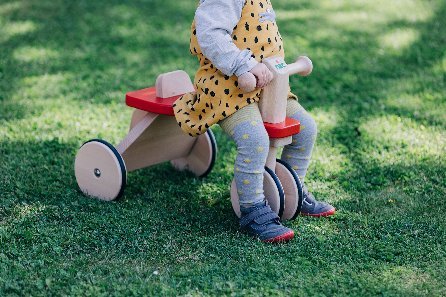 Runner mit Holzrädern